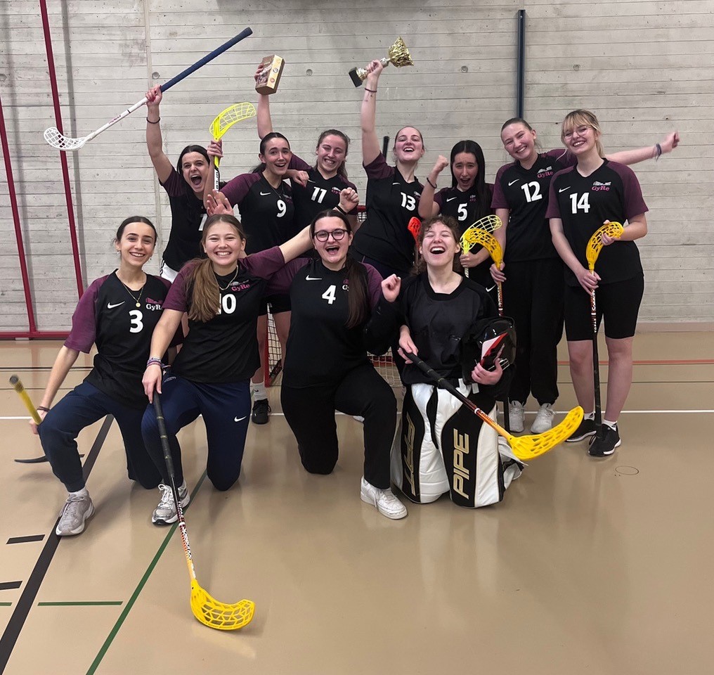 1ère place au CHESS 2024 de l&#039;équipe d’unihockey féminine du GYRE